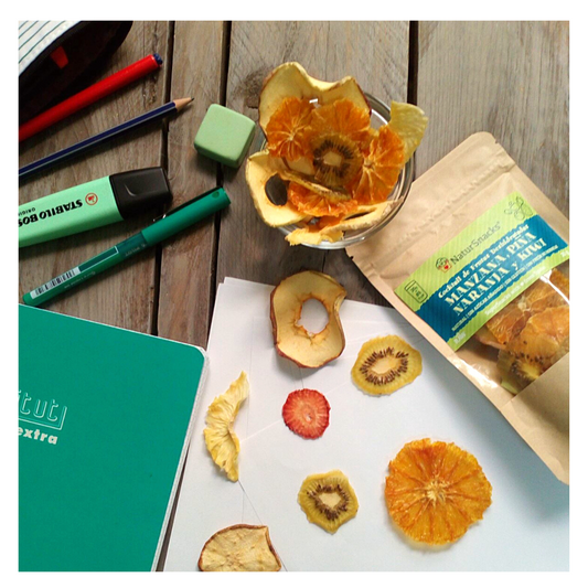 La fruta deshidratada, un snack saludable sin azúcar para estudiar mejor
